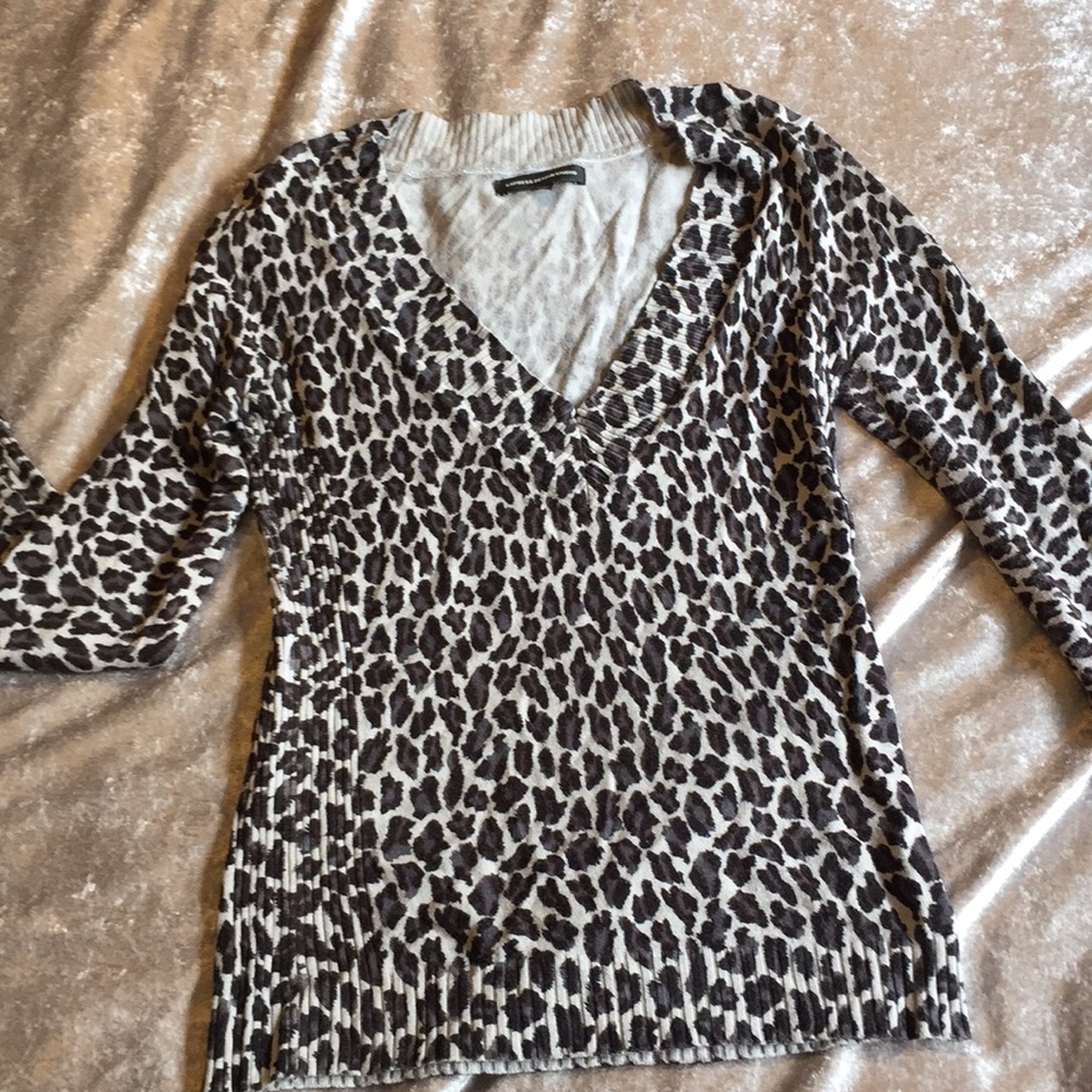 Leapord deep v sweater